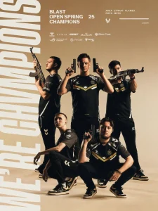 Team Vitality célèbre sa victoire au BLAST Open Rotterdam 2026 CS2