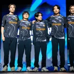 Les cinq joueurs de la Karmine Corp après leur qualification aux Worlds 2026 de League of Legends