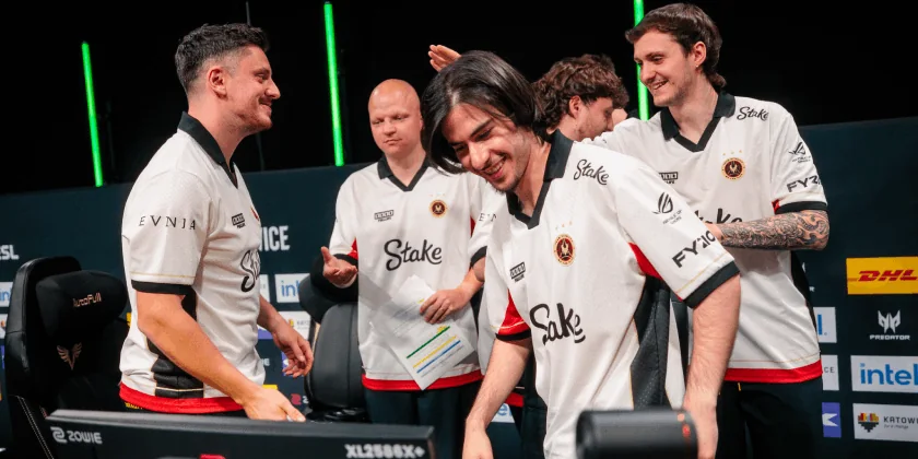 Les joueurs de Team Vitality sur scène pendant l’ESL Pro League Season 24